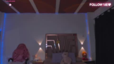 LUNA ROSE online show from 12/01/25, 12:48