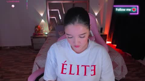 Snapshot of lunna_roosee chatting on 03/05/26, 04:19 LUNA ROSE online show from 03/05/26, 04:19
