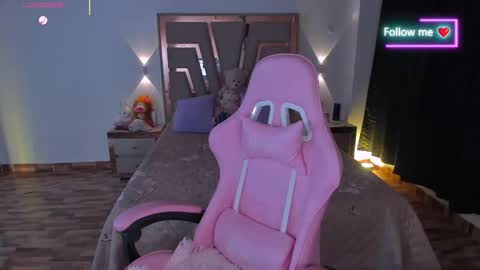 Snapshot of lunna_roosee chatting on 03/25/26, 04:07 LUNA ROSE online show from 03/25/26, 04:07