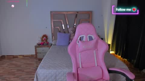 Snapshot of lunna_roosee chatting on 04/10/26, 03:34 LUNA ROSE online show from 04/10/26, 03:34