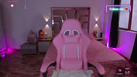 Snapshot of lunna_roosee chatting on 04/11/26, 08:02 LUNA ROSE online show from 04/11/26, 08:02