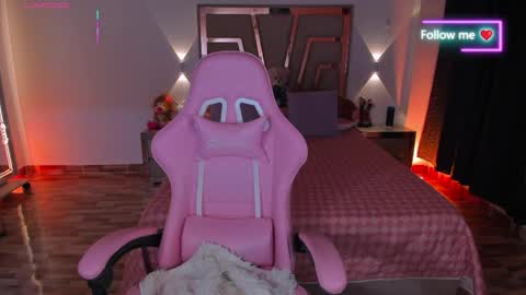 Snapshot of lunna_roosee chatting on 04/18/26, 07:56 LUNA ROSE online show from 04/18/26, 07:56