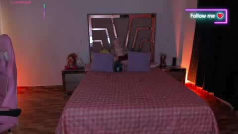 Snapshot of lunna_roosee chatting on 04/20/26, 04:37 LUNA ROSE online show from 04/20/26, 04:37
