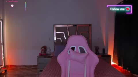 Snapshot of lunna_roosee chatting on 04/22/26, 03:09 LUNA ROSE online show from 04/22/26, 03:09