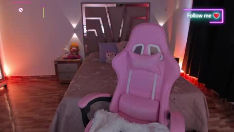 Snapshot of lunna_roosee chatting on 05/16/26, 05:01 LUNA ROSE online show from 05/16/26, 05:01