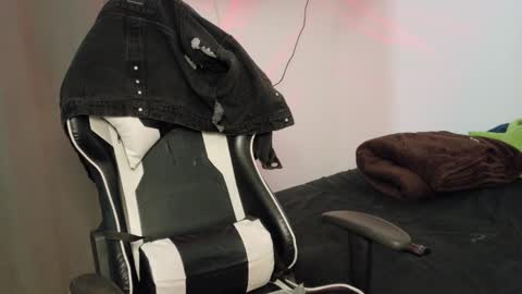 Luna online show from 09/26/25, 04:05