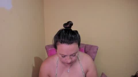 Katty   what ever do you want on my pv is for extra tokens minimi 250 tks ty u for understand online show from 07/13/26, 03:31
