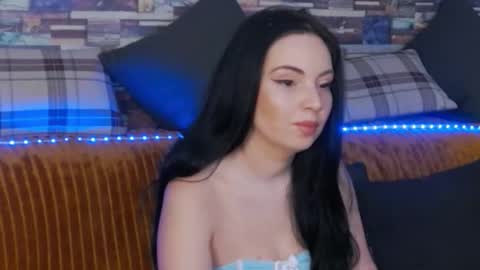 Snapshot of lunnagray chatting on 12/15/25, 06:17 LunnaGray online show from 12/15/25, 06:17