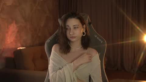 Snapshot of luntiki chatting on 04/11/26, 07:07 Amelia online show from 04/11/26, 07:07