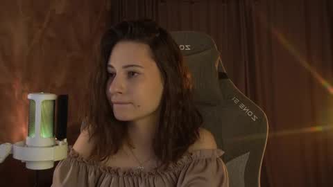 Snapshot of luntiki chatting on 05/08/26, 10:04 Amelia online show from 05/08/26, 10:04