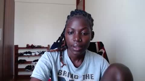 luo_queen online show from 05/12/26, 07:38