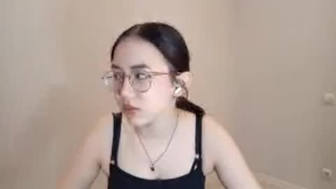 Snapshot of lupefaulker chatting on 03/18/26, 01:03 Roxie online show from 03/18/26, 01:03