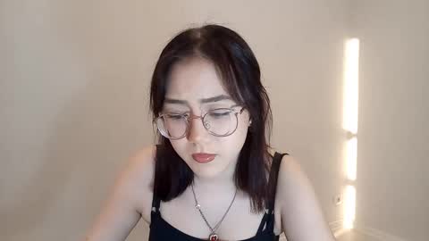 Snapshot of lupefaulker chatting on 03/20/26, 02:11 Roxie online show from 03/20/26, 02:11