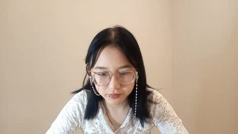 Snapshot of lupefaulker chatting on 04/18/26, 01:04 Roxie online show from 04/18/26, 01:04