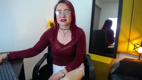 Snapshot of lupita223 chatting on 11/29/25, 01:25 Lupita223 online show from 11/29/25, 01:25