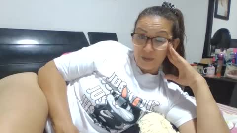 Lupita online show from 11/29/25, 02:58