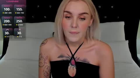Snapshot of lushcherry chatting on 10/15/25, 09:59 your sweet Liana online show from 10/15/25, 09:59