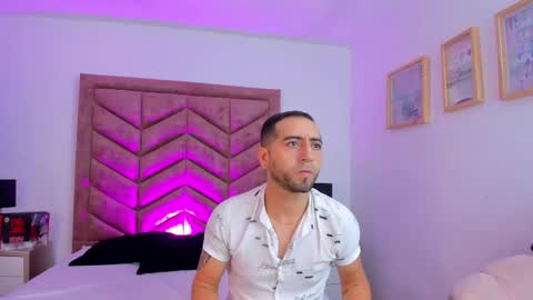 Snapshot of lushian_luna chatting on 09/18/25, 03:14 Lushian And Luna online show from 09/18/25, 03:14