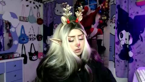 lussyevans_ online show from 12/19/25, 07:04