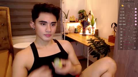 Snapshot of lustdesirex19 chatting on 12/04/25, 06:23 David online show from 12/04/25, 06:23