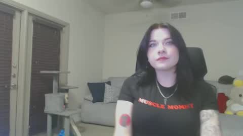 Snapshot of lustfullives chatting on 02/06/25, 01:05 LustfulLives online show from 02/06/25, 01:05