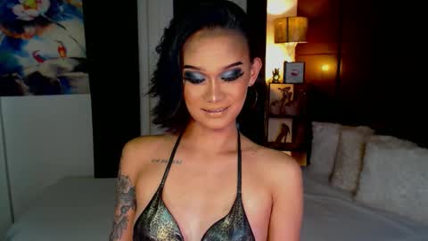 Snapshot of lustfulltrans chatting on 12/01/24, 04:29 AdriannaFowks online show from 12/01/24, 04:29