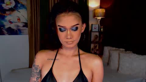 Snapshot of lustfulltrans chatting on 01/27/25, 02:02 AdriannaFowks online show from 01/27/25, 02:02