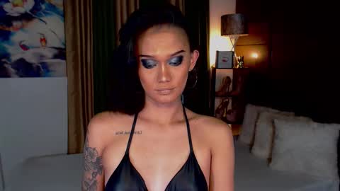 Snapshot of lustfulltrans chatting on 02/18/25, 06:59 AdriannaFowks online show from 02/18/25, 06:59
