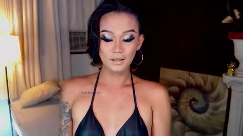 Snapshot of lustfulltrans chatting on 03/19/26, 01:42 AdriannaFowks online show from 03/19/26, 01:42