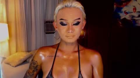 Snapshot of lustfulltrans chatting on 06/05/26, 04:13 AdriannaFowks online show from 06/05/26, 04:13