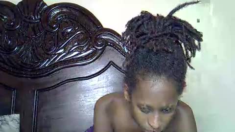 lutino_lovebirds online show from 03/10/26, 05:07