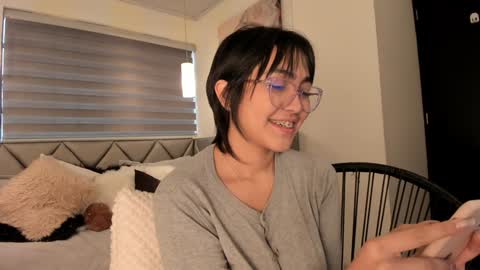 Lu online show from 01/05/25, 03:34
