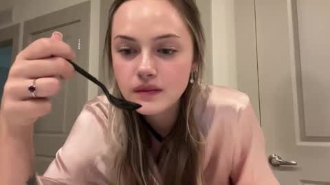 Snapshot of luvaimee chatting on 02/02/26, 02:32 Aimee online show from 02/02/26, 02:32