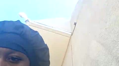 Snapshot of luvbug555 chatting on 11/14/25, 03:00 luvbug555 online show from 11/14/25, 03:00