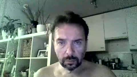 Snapshot of luvly chatting on 10/17/25, 10:01 Luvly online show from 10/17/25, 10:01