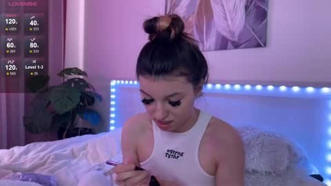Veronica online show from 05/19/26, 10:54