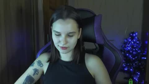 Snapshot of luvmeeow chatting on 12/08/24, 06:01 Ann online show from 12/08/24, 06:01