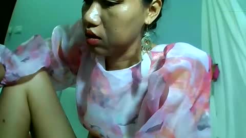 Bee Bee online show from 02/06/25, 05:46