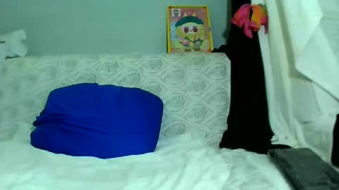 Bee Bee online show from 02/22/25, 03:23