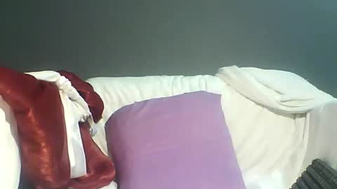 Bee Bee online show from 06/02/26, 04:53