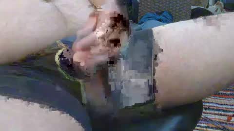 Snapshot of luvvslutss22 chatting on 10/14/25, 03:40 luvvslutss22 online show from 10/14/25, 03:40