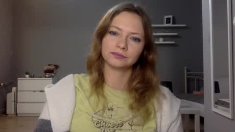 Snapshot of lux_millie chatting on 11/02/25, 10:12 Millie online show from 11/02/25, 10:12