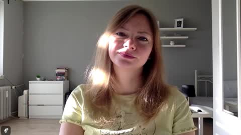 Snapshot of lux_millie chatting on 11/07/25, 11:10 Millie online show from 11/07/25, 11:10