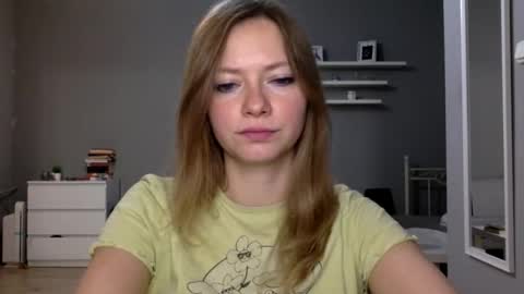 Snapshot of lux_millie chatting on 11/22/25, 03:33 Millie online show from 11/22/25, 03:33