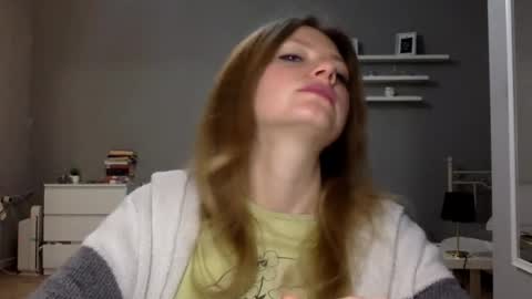 Snapshot of lux_millie chatting on 11/25/25, 10:10 Millie online show from 11/25/25, 10:10