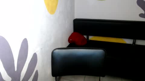 Donna online show from 07/12/26, 06:37