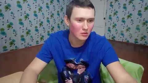 Snapshot of luxeboy_ chatting on 10/28/25, 06:50 Mike online show from 10/28/25, 06:50