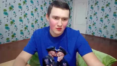 Snapshot of luxeboy_ chatting on 11/04/25, 06:45 Mike online show from 11/04/25, 06:45