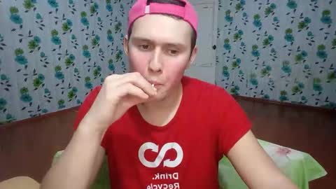 Snapshot of luxeboy_ chatting on 11/11/25, 10:43 Mike online show from 11/11/25, 10:43