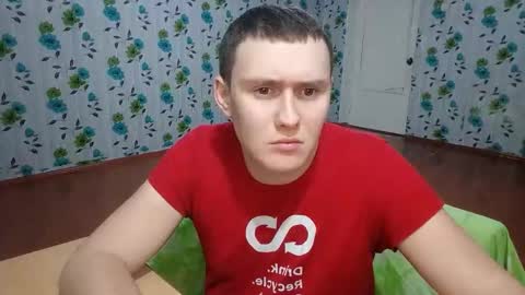 Snapshot of luxeboy_ chatting on 12/14/25, 09:30 Mike online show from 12/14/25, 09:30